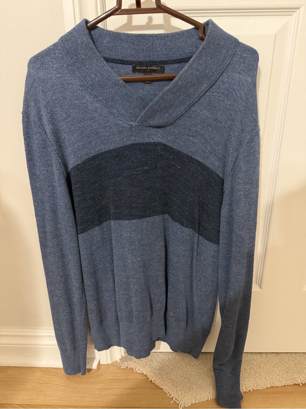 Banana Republic Men's Blue V-Neck Sweater with Navy Chest Panel slightly used